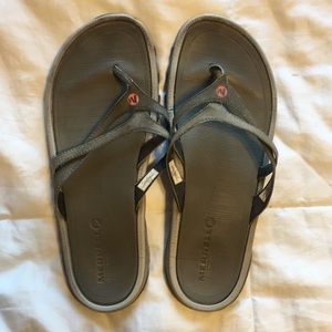 Merrill Flip Flops size 9